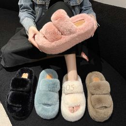 Slippers Dikke zolen pluche pantoffels voor vrouwelijke bovenkleding dragen 2023 nieuwe herfst en winter platte bodem pluche geïsoleerde katoenen pantoffels T231114