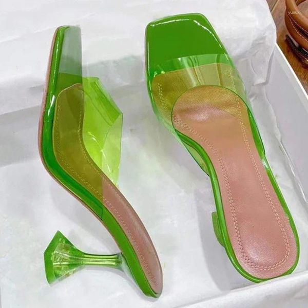 Slippers Transparent Chaussures à thèmes Femelle 2024 Verre de vin d'été et tête carrée Crystal Sandales Femmes