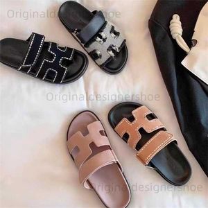 Zapatillas modernas segundas sandalias y zapatillas de estilo tío para mujeres 2024 Nuevo bloque de color H-FACE One Word Slippers ~ Sandalias de playa Summer Sandals T240416