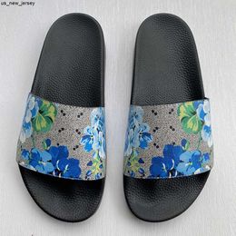 Pantoufles TSM Designer Pantoufles Diapositives en caoutchouc Sandale Blooms Vert Rouge Blanc Web Mode Hommes Femmes Chaussures Plage Tongs avec Boîte À Fleurs Topsportmarket J230525