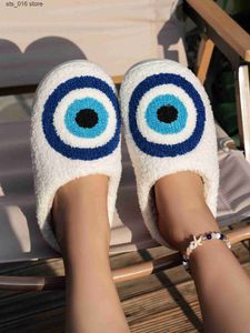 Slippers VCEO Evil Eye Leuke gezellige comfortabele huispantoffels Pluizige kerstpantoffels met traagschuim Indoor Slip-on Warme pantoffel voor mannen Dames T230828