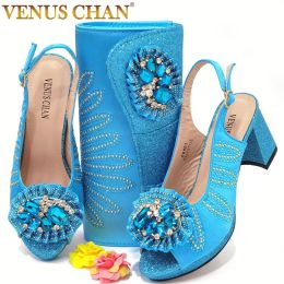 Slippers Venus Chan 2023 NOUVEAU plus récent Couleur de mode bleu Sweet Style Party Mariage Dames Chaussures et sac Décoré de strass