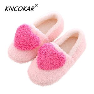 Pantoufles chaudes femmes hiver chaussures d'intérieur en forme de coeur doux h Pantufa conception mignonne dames maison plancher coton pantoufles 230831