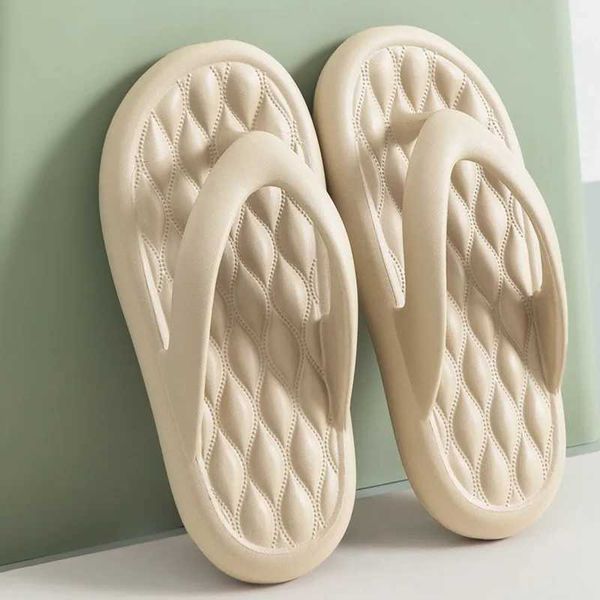 Pantoufles Compensées Femmes Été Talons Hauts Tongs Mode Clip Toe Sandales Plates Plate-Forme Épaisse Chaussures De Plage D'intérieur Femme Slides018ZUY H240322