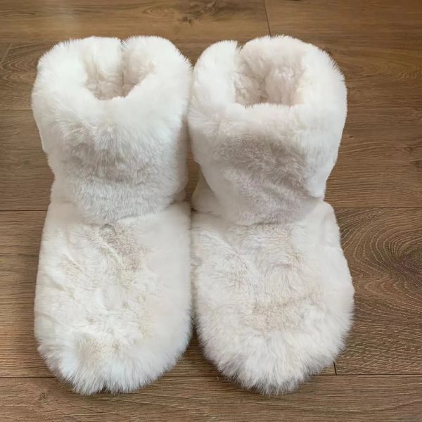 Pantoufles hiver peluche femmes chaud imitation fourrure de lapin semelle épaisse maison coton bottes couple intérieur antidérapant chaussettes de sol chaussures 231017