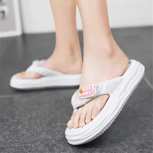Slippers sans talons 39-40 Femme Sandales plates argentées Taille 43 Kawaii Pink Shoes Sneakers Sport Conception de dégagement tendance XXW3
