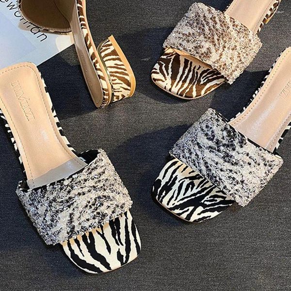 Slippers Femme 2,5 cm Bas talons à l'extérieur Femme Luxury Bling Beading Seaside Shoes Summer Lady Casual Sexy Club Sandales