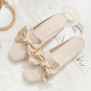 Pantoufles femme mules bowtie d'été glissements de talon plat fille coréenne extérieure à la mode demi-chaussure orteil carré luxe
