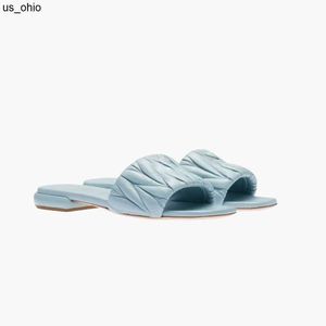 Slippers Vrouwen Beac Beroemde Klassieke Sandalen Platte Hak Dame Zomer Slides Designer Merk Schoenen Vrouwelijke Mode Lederen Flops Hotel Sexy 8 Kleuren Maten 3441 J0524