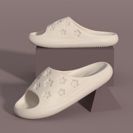 Zapatillas de casa para mujer, suela supersuave, zapatos de pareja, sandalias de interior con agujeros de estrella, sandalias informales antideslizantes para baño y dormitorio 230302