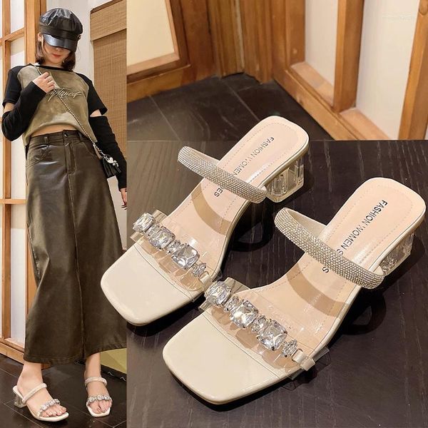 Slippers Femmes Luxury Crystal High Heels Chaussures Sandales d'été 2024 DRIGNE RHAPE PLACE FLIPS FLOPS MUJER POMPES