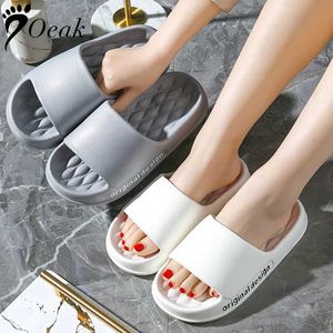 Zapatillas Mujeres Hombres Tendencia Nuevo Verano Eva Fondo Suave Nube Diapositivas Zapatos de Playa Ligeros Masculino Adecuado Interior y Exterior Carta Zapato H240322