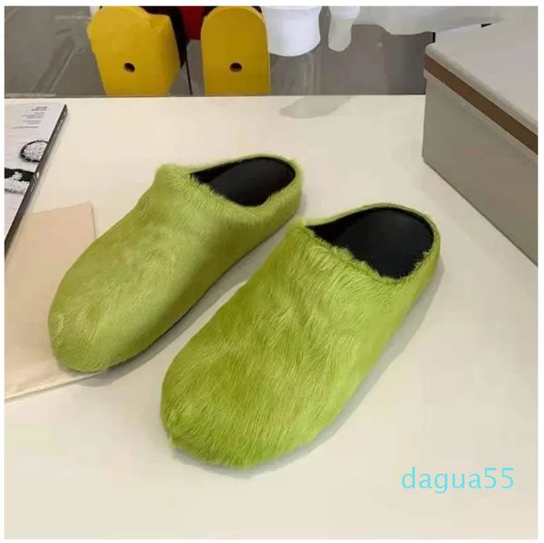 Zapatillas de mujer con punta redonda, toboganes de pelo de caballo, zapatos de mulas negros, rojos y verdes, media zapatilla plana, zapatos de felpa informales para mujer