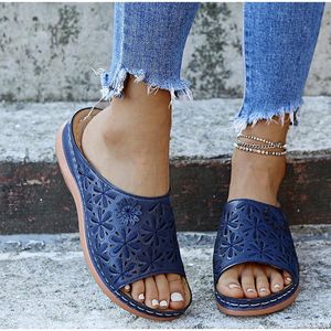 Slippers dames 2021 vintage wiggen hiel zomerplatform zacht schoenen damesglaasjes uitgehold bloemen naaien groot formaat 43