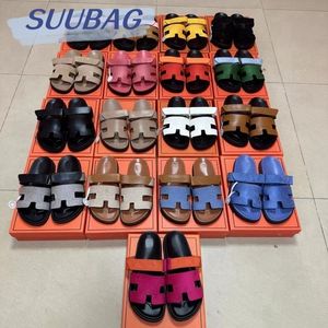Slippétes pour femmes livraison gratuite avec boîte à chaussures d'été extérieur loisir de la mode de la mode Couple de plage de grande taille Sandales en un mot Velcro