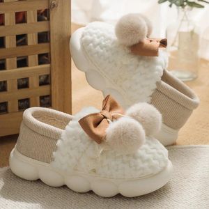 Les pantoufles à la maison des femmes utilisent l'hiver en peluche de coton de coton à noeud nœud nœud épais semelle anti-glissement