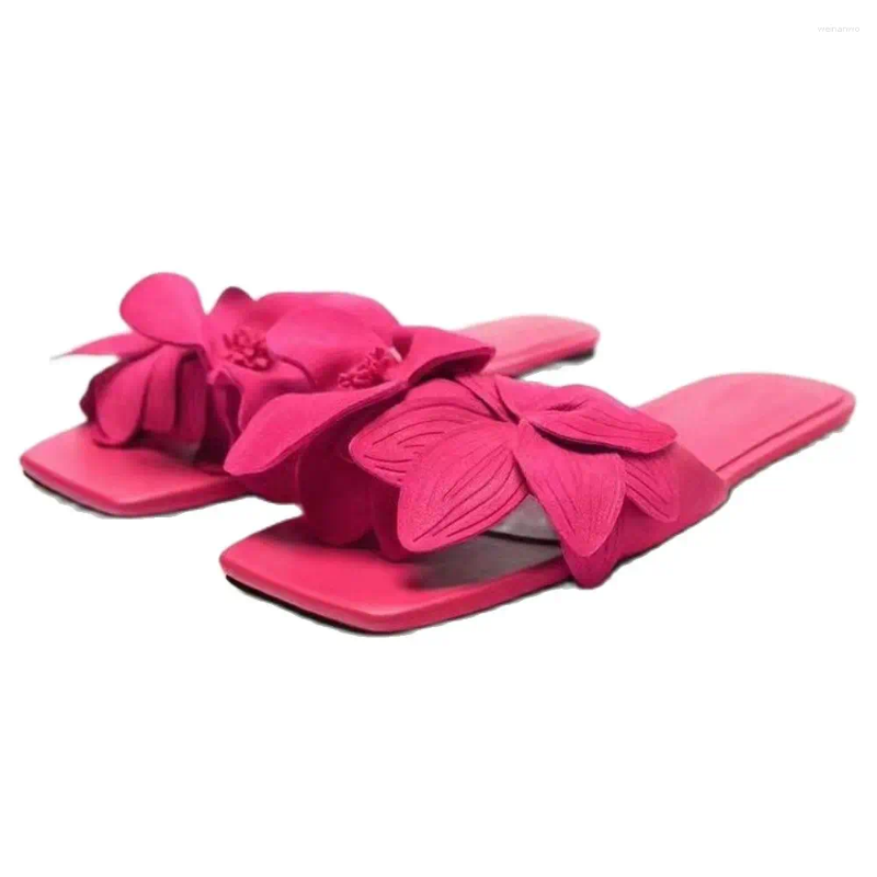 Hausschuhe Damenschuhe 2023 Sommerprodukt Jugend Damenmode Rose Rote Blumendekoration Schafleder Flache Unterseite Sandalen