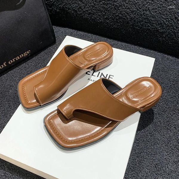 Slippers pour femmes de mode de mode d'été pour femmes tongs confortables Toe à talons bas sandales extérieures marche