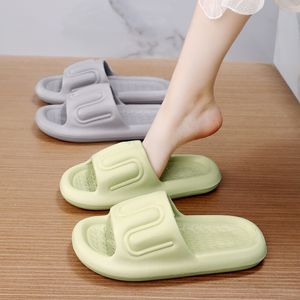 Slippers Femme Fomen's Summer Home Couple de salle de bain intérieure non glissée Bath Bath Bath Slippers Gai