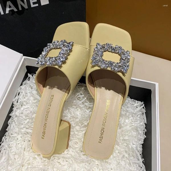 Slippers Femme Sumwear Square Square Head One Line Drag Diamond Buckle Middle Heel Designer Sandales