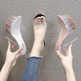 Pantoufles à talons Super hauts pour femmes, plateforme imperméable, Sexy, bouche de poisson Fine, sandales transparentes, chaussures d'été 2023