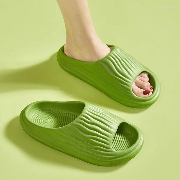 Slippers Femme Super Soft Eva Eva Shet Platform Slides minimalistes et confortables salle de bain intérieure non glissée