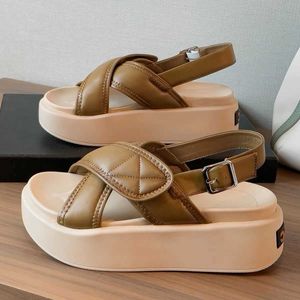 Slippels Dames Zomer Fashion Sandalen verstopt tuinschoenen Hoge hakken Dikke zolen Slippels Home Flip Flops Casual Outdoor Shoes For Female