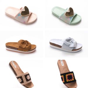 Slippers Dames Zomer Sandalen Designer Mode Geborduurde Platte Muiltjes Platform Geborduurde Linnen Hoge Hak Sandaal Platform Sliders Schoenen 94333