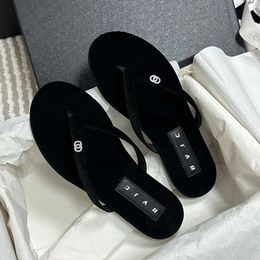 Slippers Xiaoxiang Fengshii Diamond Velvet Herringbone 2024SS Summer Round Head Casual Volyle Pazy Bottom Foot