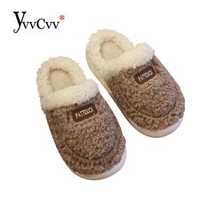 Pantoufles yvvcvv fluffy fur pantoufles femmes chaudes fermées mignonnes mignonnes mousse de mousse de diapositive pour la maison chaussures à domicile en hiver doux 220926