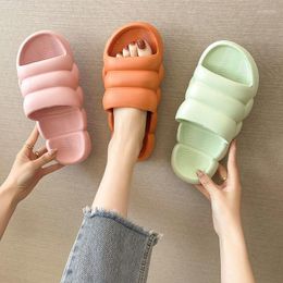 Slippers Zomer Nieuwe Persoonlijkheid Mode bulle thuis Massage Bodem Voor Mannen en Vrouwen Sandalen 2022 Flip Fl