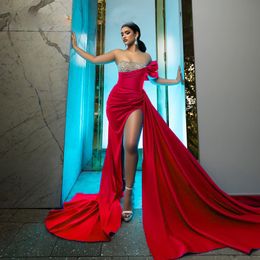 Slit Sexy High Crystal Prom Dresses Pleit van de schouderstïne -strass avondjurk 2024 Satin Mermaid Overskirt beroemde jurk
