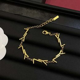 Slytherin Women Designer Five Simple Letter Pendant Couple en laiton Bijoux de mode Unisexe Brangle 2 Couleurs Bracelets à chaîne élégante
