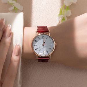 Nouvelle montre pour femmes petite et minimaliste, montre à Quartz haut de gamme pour étudiantes à la mode