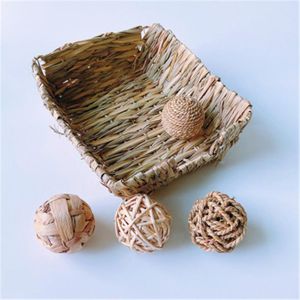 Fournitures d'animaux Petits animaux Lit d'herbe pour animaux de compagnie Lit Naturel Cottage Hamster Straw Nest Chinchilla Craine Cage Cages Animaux de couchage Chew Toys Maison pour