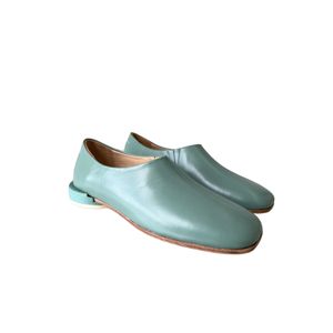 Kleine, gloednieuwe Jurchen-mensen lederen Franse minimalistische retro-stijl loafers met ronde bodem en vierkante kop, één schoen