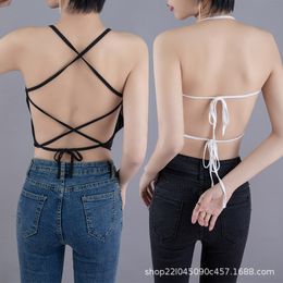 Petite gilet de camisole pour les femmes en 2023, nouvelle ajustement slim et polyvalent avec un soutien-gorge de nombril exposé, un fond intégré pour une usure externe et des sangles sans manches pour l'usure interne