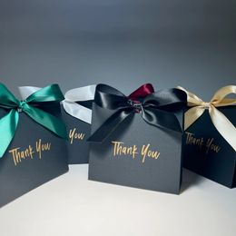 Small Candy Gift Boxes avec ruban pour le mariage et décoration de fête Boîte de bonbons Gift Boîte Boîte en carton Packing Gift Packing 240426