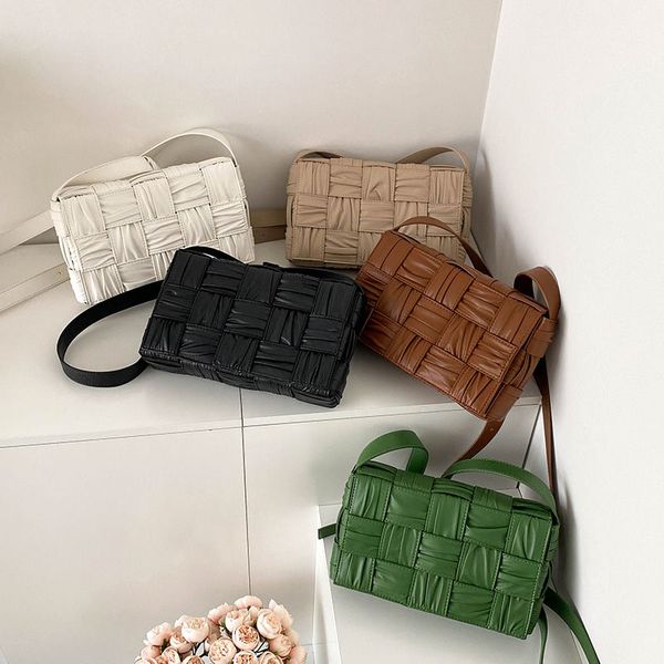 Pequeña multitud plisada bolsa tejida de alta gama para la primavera y otoño de la mujer Nuevo y versátil y versátil Crossbody Bag Square Bag Bag Bag Bag Bags