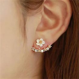 Pendientes de tuerca con flores de Margarita pequeña para mujer, pendiente de flor de cristal dulce coreano, joyería elegante de moda para niñas GC1038