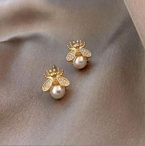 Kleine delicate bijen Pearl -oorbellen 925 SILVER NOUTE BUD -oorringen vrouwelijke mode oorbellen vrouwelijk feest verjaardag sieraden geschenken