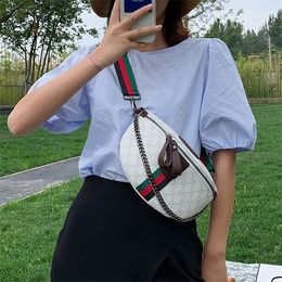 Petite femme nouvelle 2022 version coréenne net rouge poitrine taille ins mode de rue unique épaule Messenger sac à large bande sacs à main en ligne