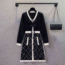 Petit parfum Vintage pull en tricot Robe femmes nœud boutons Mini robes automne hiver mode décontracté noir Robe Femme Vestidos Y1204