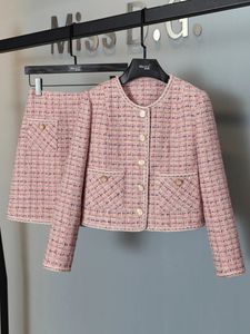 Kleine geur vintage tweed tweedelige set dames crop top wollen korte jas jas minirokken sets roze tweedelige pakken 240305