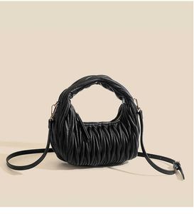 Draagtas met klein handvat voor dames zomer nieuwe geplooide Crescent Cloud Veelzijdige Crossbody Tide-tas met één schouder