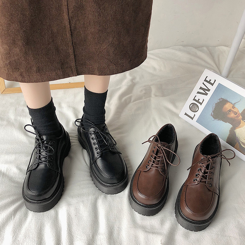 Små läder vintage skor kvinnor 2022 höst bekväm spets upp plattform oxford loafers casual college student skor