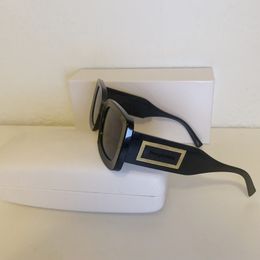 Kleine luxe zonnebril polaroid lens Designer letter dames Heren Goggle senior brillen voor mannen Dames brillen frame Vintage metalen rechthoek vierkante zonnebril