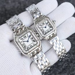 Modelos pequeños Relojes de mujer de calidad Nueva moda 22 * 30 MM 27 * 37 MM dial Reloj de cuarzo de acero inoxidable dorado y plateado de alta calidad con diamantes Montre de luxe
