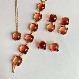 Pequeños pendientes de concubina de flor de melocotón, collar de pulsera, conjunto de piedra esmaltada transparente, joyería minimalista para viajeros