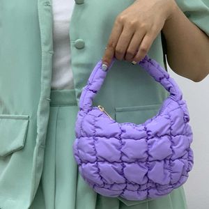 Pequeño bolso plisado de hojaldre nube bolso de patrón de cuadros de color caramelo para mujer pequeño bolso de burbuja versátil Corea del Sur 230831